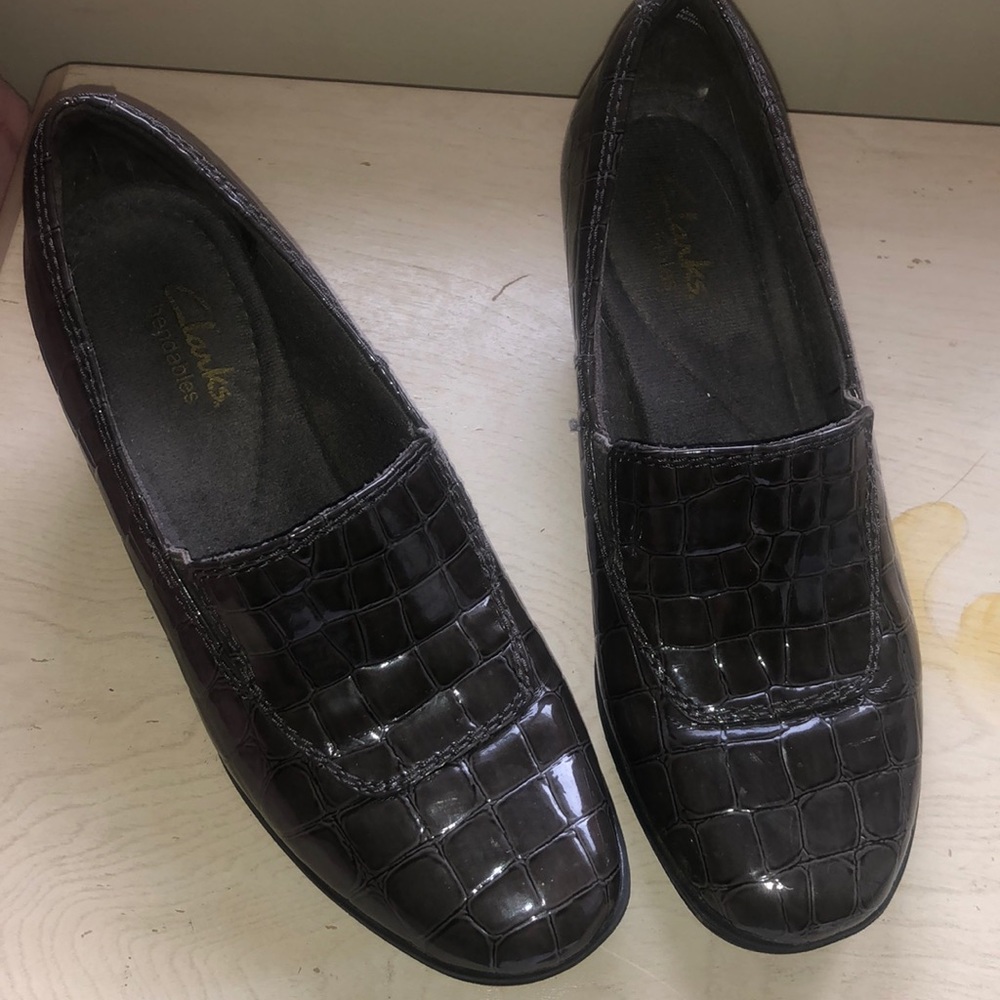 Clark Bendables Crocodile Embossed Loafers size 6